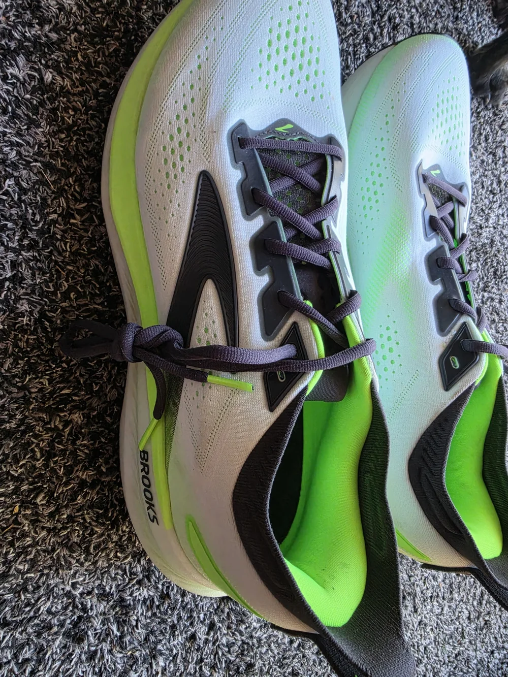 Brooks Men's Racing Shoes - White with Neon Green and Black